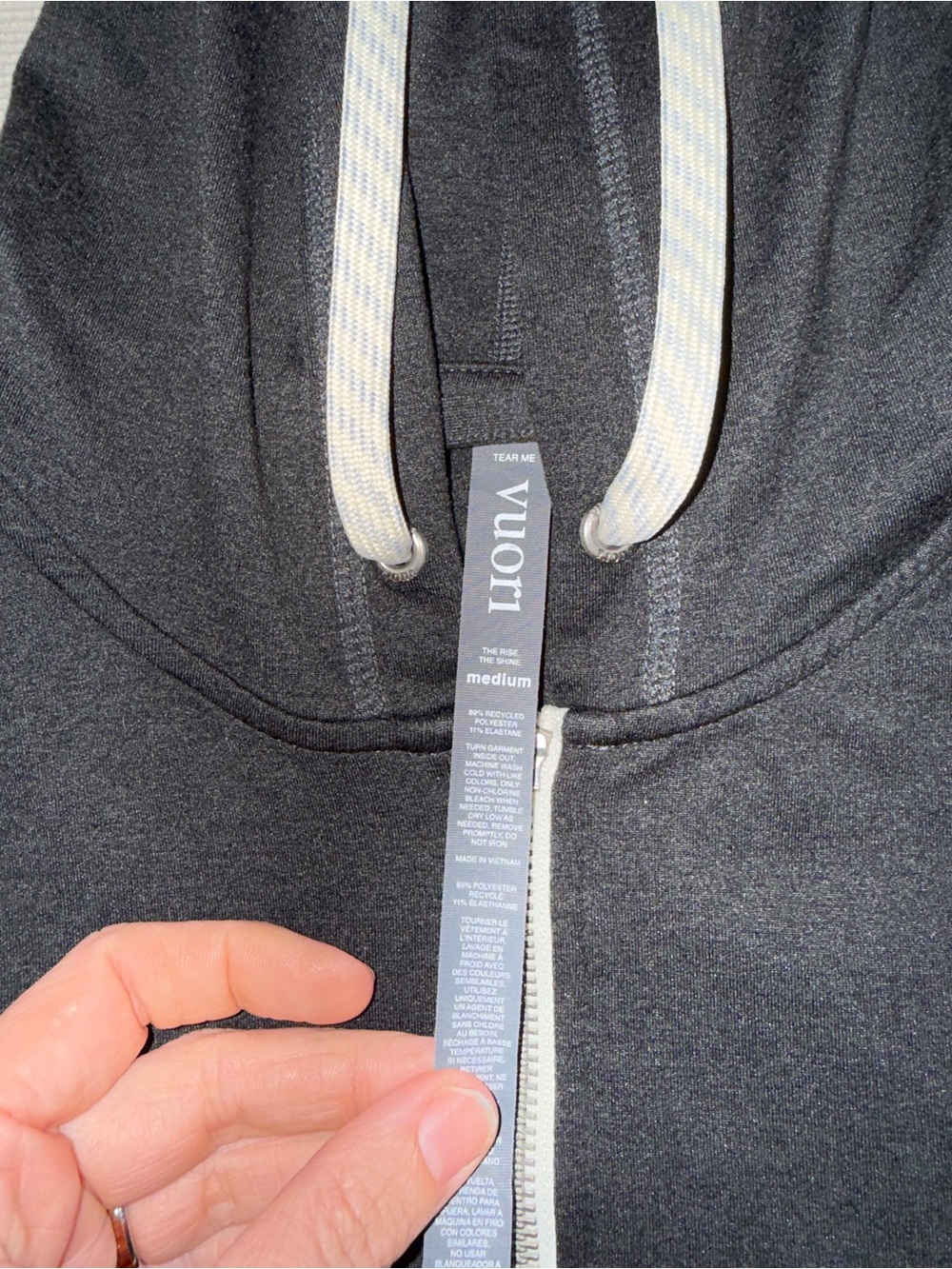 NWOT Vuori Halo Performance Hoodie Medium - Picture 4 of 4
